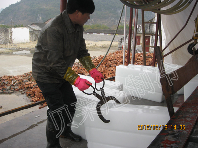 柳州三都县制冰工程日产460条冰砖