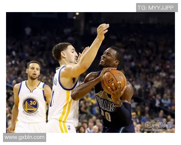 勇士与小牛激战正酣精彩视频直播尽在眼前不容错过