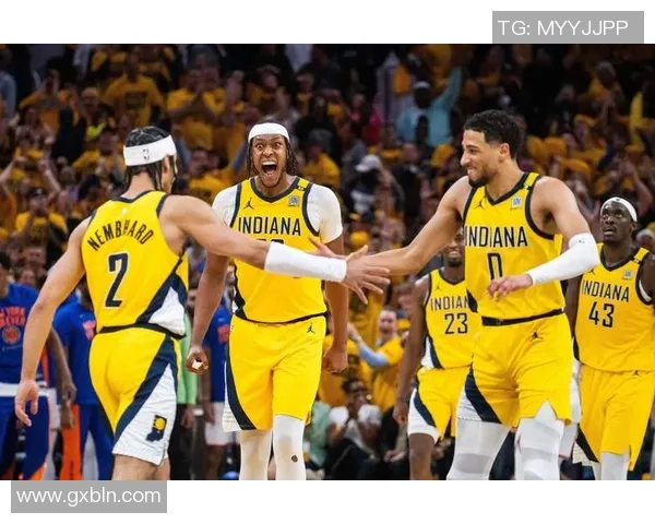 勇士队在主场以125比105战胜雷霆队展现强大实力 勇士队在主场以125比105战胜雷霆队展现强大实力