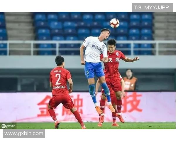 恒大与泰达精彩对决重播回顾赛场瞬间与精彩进球分析