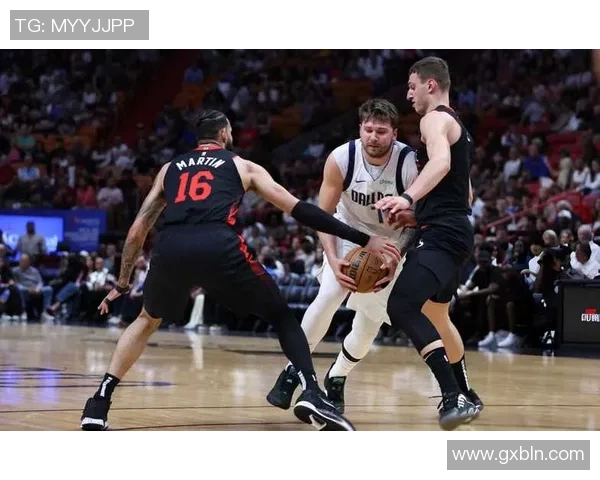 快船与鹈鹕激战在即期待两队明星球员的精彩对决与战术较量